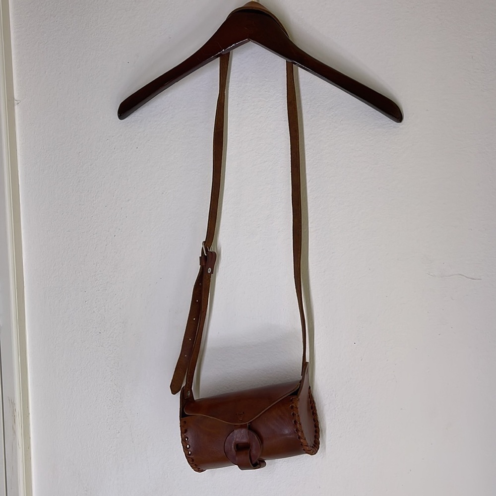 La Carmelita Handmade in Mexico Leather Cross Body Bag - Picture 3 of 9